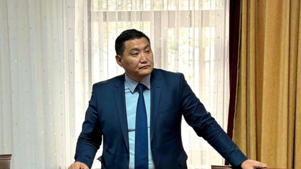 "Нельзя проявлять агрессию": Кошанов сделал официальное замечание депутату