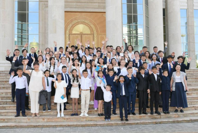 Казахстанским школьникам провели познавательную экскурсию по Акорде
