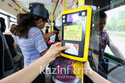 Больше половины астанчан не платят за проезд в автобусах