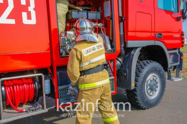 Из пожара в пятиэтажном доме в Жанатасе эвакуировали 15 человек