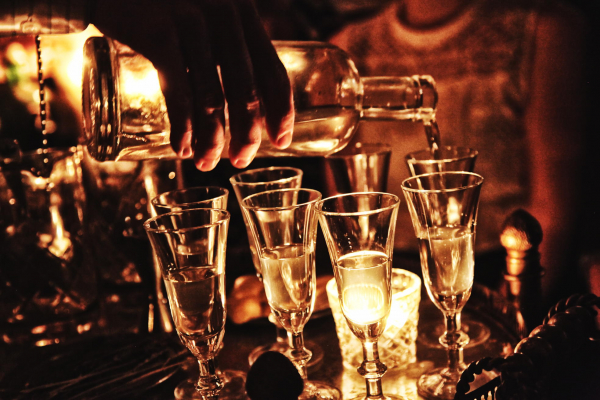 В&nbsp;Москве и&nbsp;Питере зафиксировали самую низкую продажу водки