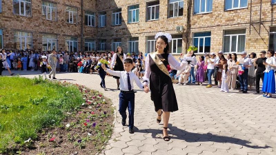 Последний звонок прозвенел в Карагандинской области для более чем 172 тысяч учащихся