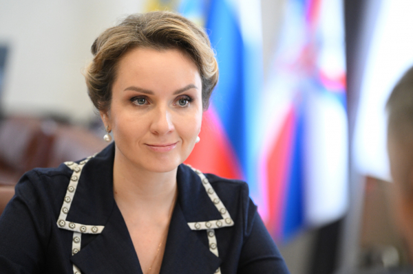 Львова-Белова предложила выдавать сертификат &laquo;Семьям рады&raquo; паркам и дворам