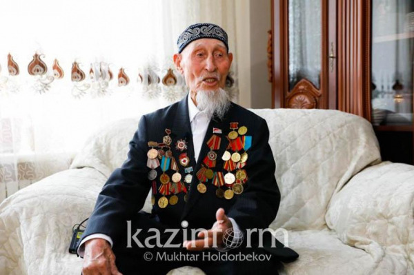 Ветеран войны Жакан Сейсебаев: В свои 98 лет желаю мира во всем мире