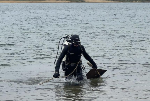 Водолазы-спасатели обследуют места для купания в Карагандинской области