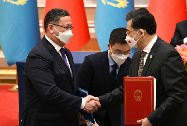 Подписаны соглашения о побратимских связях между регионами Казахстана и Китая