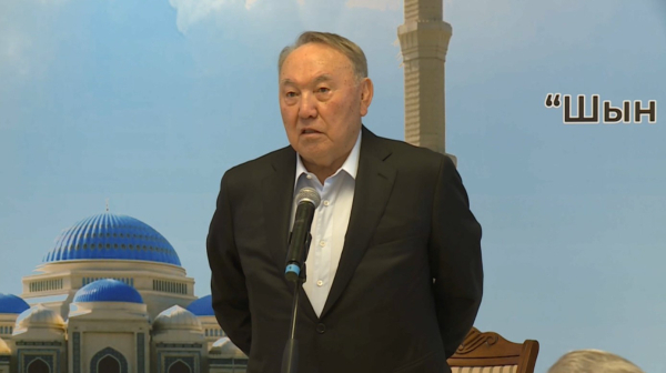 Поминальный обед памяти Болата Назарбаева провели в республиканской главной мечети в Астане