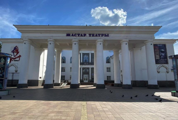 Театр «Жастар» в этом году поставил 77 спектаклей