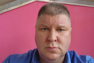 Слухи об ампутации, митинги, новые фильмы: как живет актер Андрей Свиридов