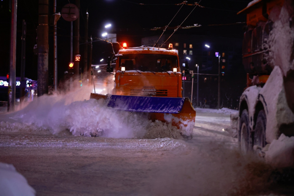 Во время метели в Казани на ночную уборку улиц выйдут свыше 300 единиц техники