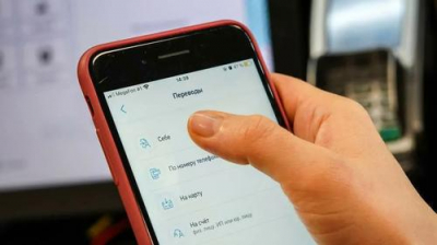 Работник завода рассказала, могут ли роботы заменить людей на производстве