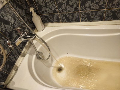 Екатеринбуржцам вернули холодную воду, но не до конца