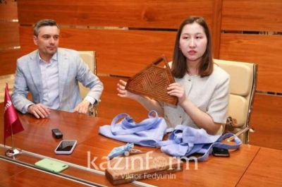 Сумка в форме юрты: казахстанский дизайнер поедет во Францию для встречи с Louis Vuitton
