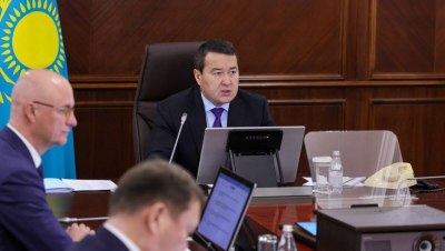 &quot;Просто бюрократия&quot;: Смаилов раскритиковал работу Минпрома