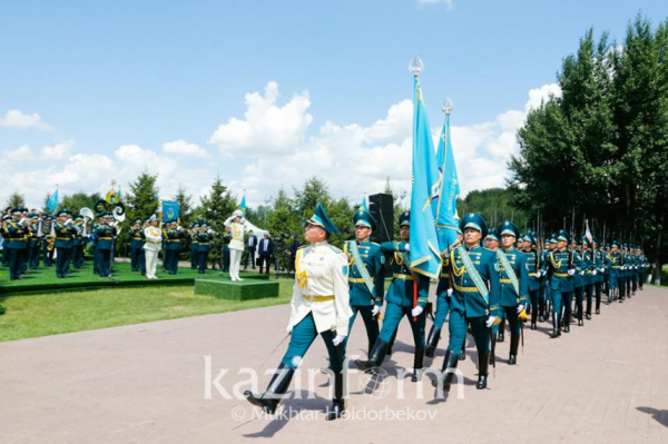 День защитника Отечества отмечают в Казахстане