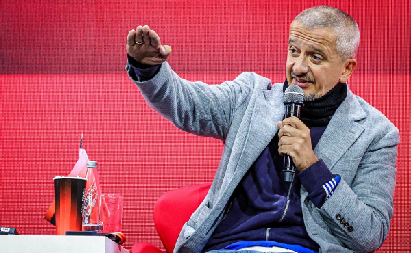 Стали известны причины ухода Богомолова с поста ректора Школы-студии МХАТ