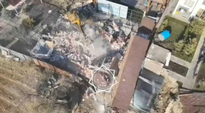 Оползень в селе Алматинской области: дом едва не рухнул со склона  