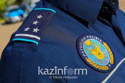 Употребляющего синтетический наркотик пассажира авто сняли дорожные камеры в Шымкенте