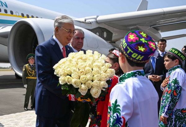 Касым-Жомарт Токаев прибыл в Душанбе