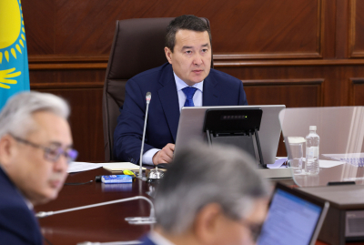 Алихан Смаилов потребовал устранить все выявленные нарушения на рынке «Алтын Орда»
