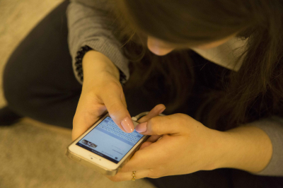 Мессенджер Telegram за четверг заблокировал более ста тысяч групп и каналов