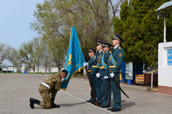 Военнослужащие, закончившие срочную службу, уволены в запас