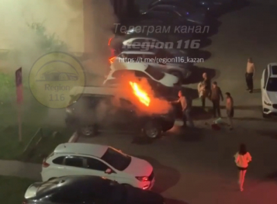 В Елабуге полиция ищет поджигателя Toyota Land Cruiser - видео 21/06/2026 &ndash; Новости