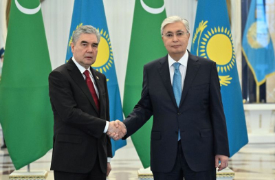 Президент провел встречу с главой Халк Маслахаты Туркменистана