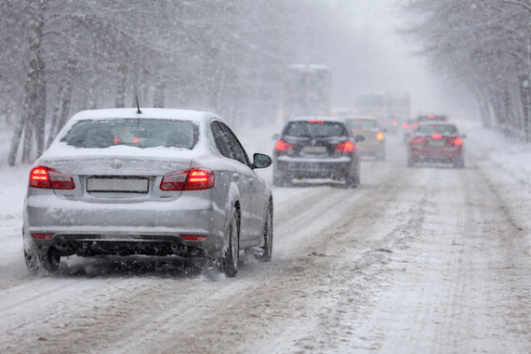 &laquo;Не видишь &ndash; не едешь&raquo;: татарстанцам ответили, как вести себя за рулем в снегопад