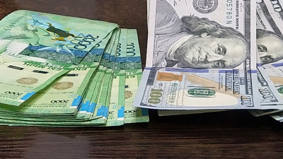 Тенге рухнул: что станет с курсом в ближайшем будущем, спрогнозировали аналитики