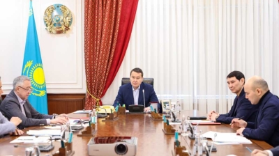 Алихану Смаилову доложили о влиянии санкционной политики на торговые потоки республики