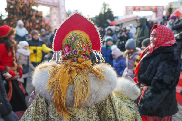 Открытки с Масленицей: провожаем зиму, едим блины и встречаем весну!