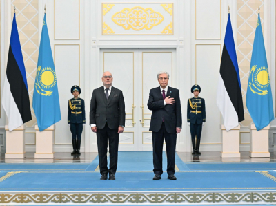 Президента Эстонии встречают в Акорде