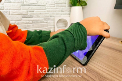 Шымкентские школьники 1-8 классов перейдут на дистанционку из-за ветра