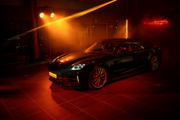 В Алматы презентовали новую модель Porsche Panamera