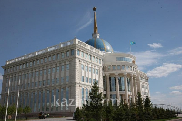 Президент РК дал поручение Правительству задействовать все имеющиеся ресурсы для противодействия пожарам в области Абай