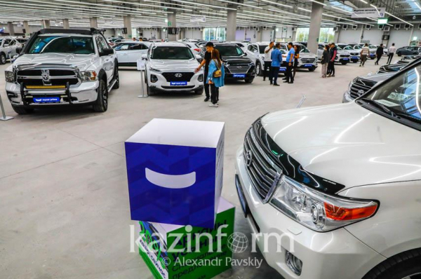 Китайские компании пригласили к созданию автомобильных кластеров в Казахстане