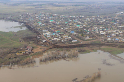 Сколько пострадавших от паводков казахстанских семей уже получили выплаты и жилье