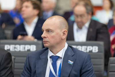 Еще один свердловский депутат-коммунист готов переметнуться в &laquo;Единую Россию&raquo;