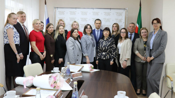 Глава Минюста Татарстана встретился с подчиненными &ndash; родственниками военных