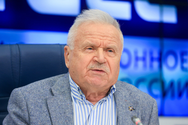 Путин поздравил Сергея Никоненко с 85-летием