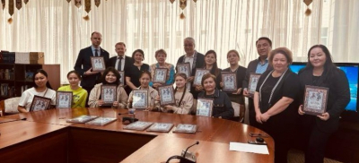 Новое издание сказки "Конек-Горбунок" на двух языках презентовали в Астане