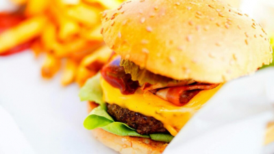 Квартальные продажи McDonald’s упали впервые с конца 2020 года