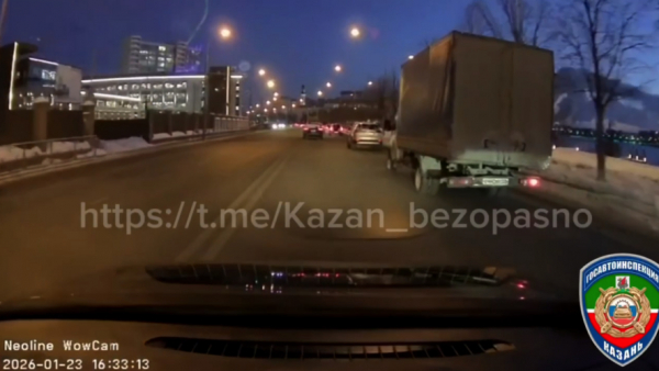 Полицейские в Казани поймали лихача на иномарке, выехавшего на встречную полосу 29/01/2026 &ndash; Новости