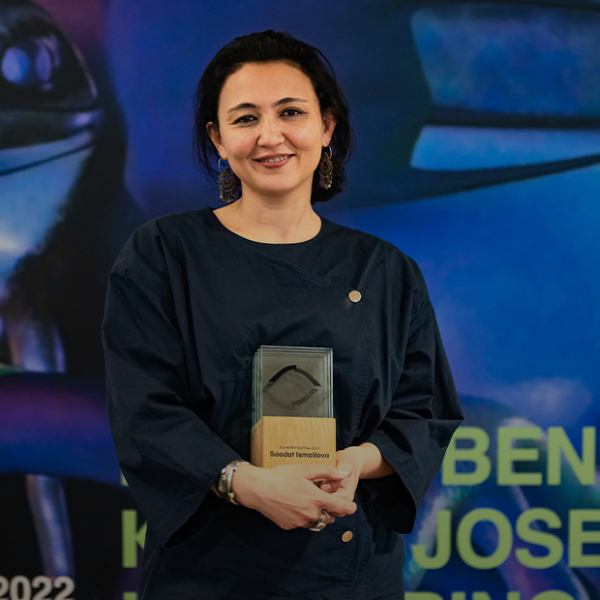 Художница Саодат Исмаилова о выставках 18000 Worlds и Double Horizon