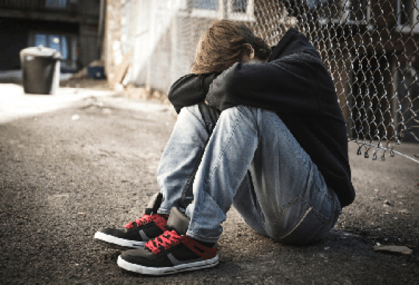 За последний год количество самоубийств среди подростков в Казахстане выросло почти на треть