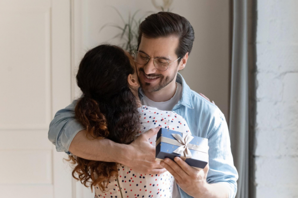 Дизайнер дала советы по выбору подарков к грядущим праздникам